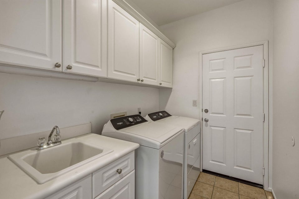 Exceptional opportunity to own a spacious 4 bedroom, 3 bath residence – image 20