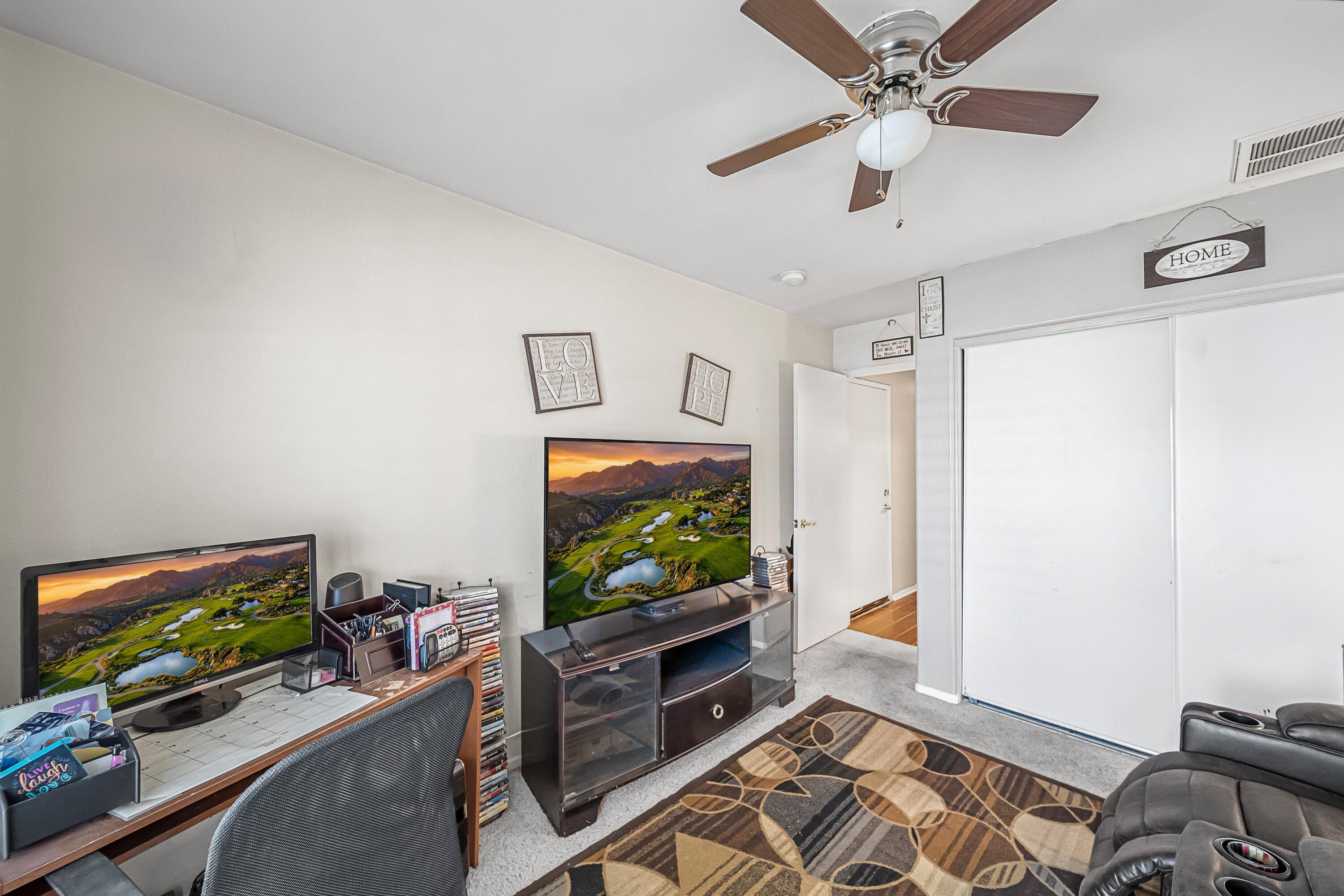 Welcome to this beautiful home in the highly desirable Villa Montego c – image 22