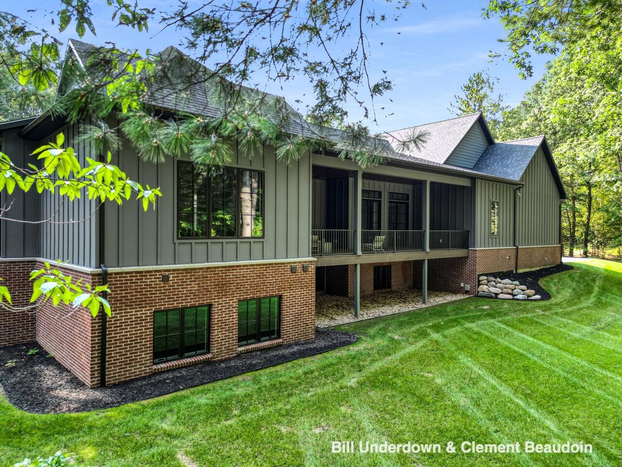Behind the private gates of Gaslight Estates sits this exceptional, cu – image 42