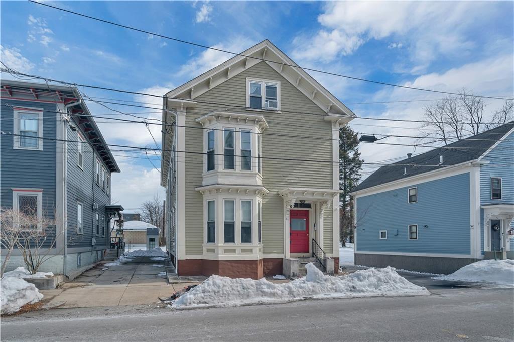 Fantastic opportunity to own a three-family home in Providences vibran – image 34