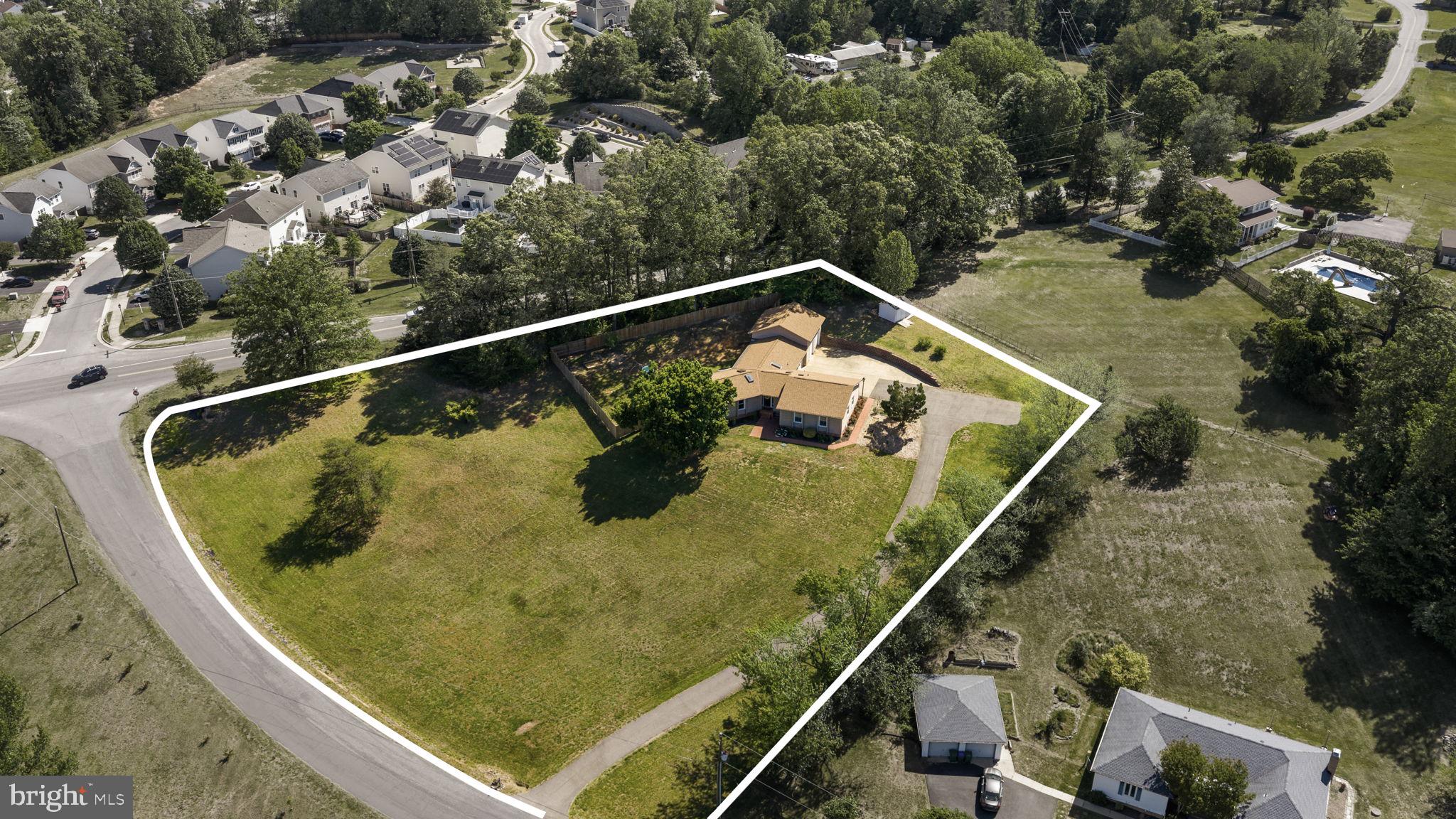 One of a kind property in North Stafford! Fully redone rambler with LV – image 31