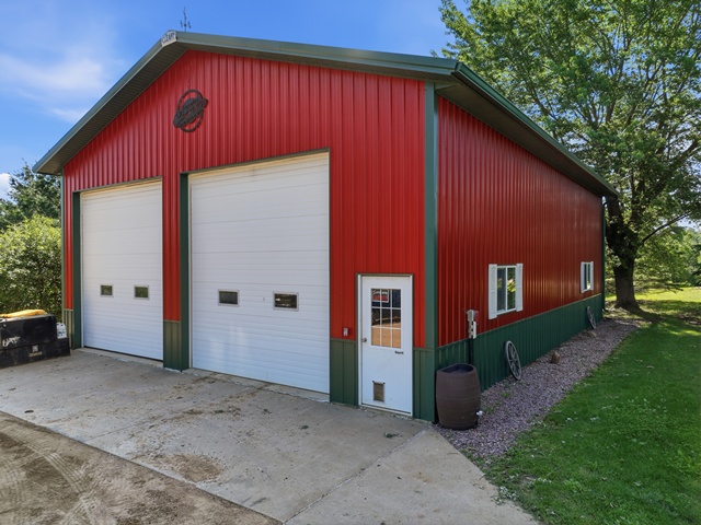 Your country oasis awaits! Once you see this beautiful home situated d – image 43