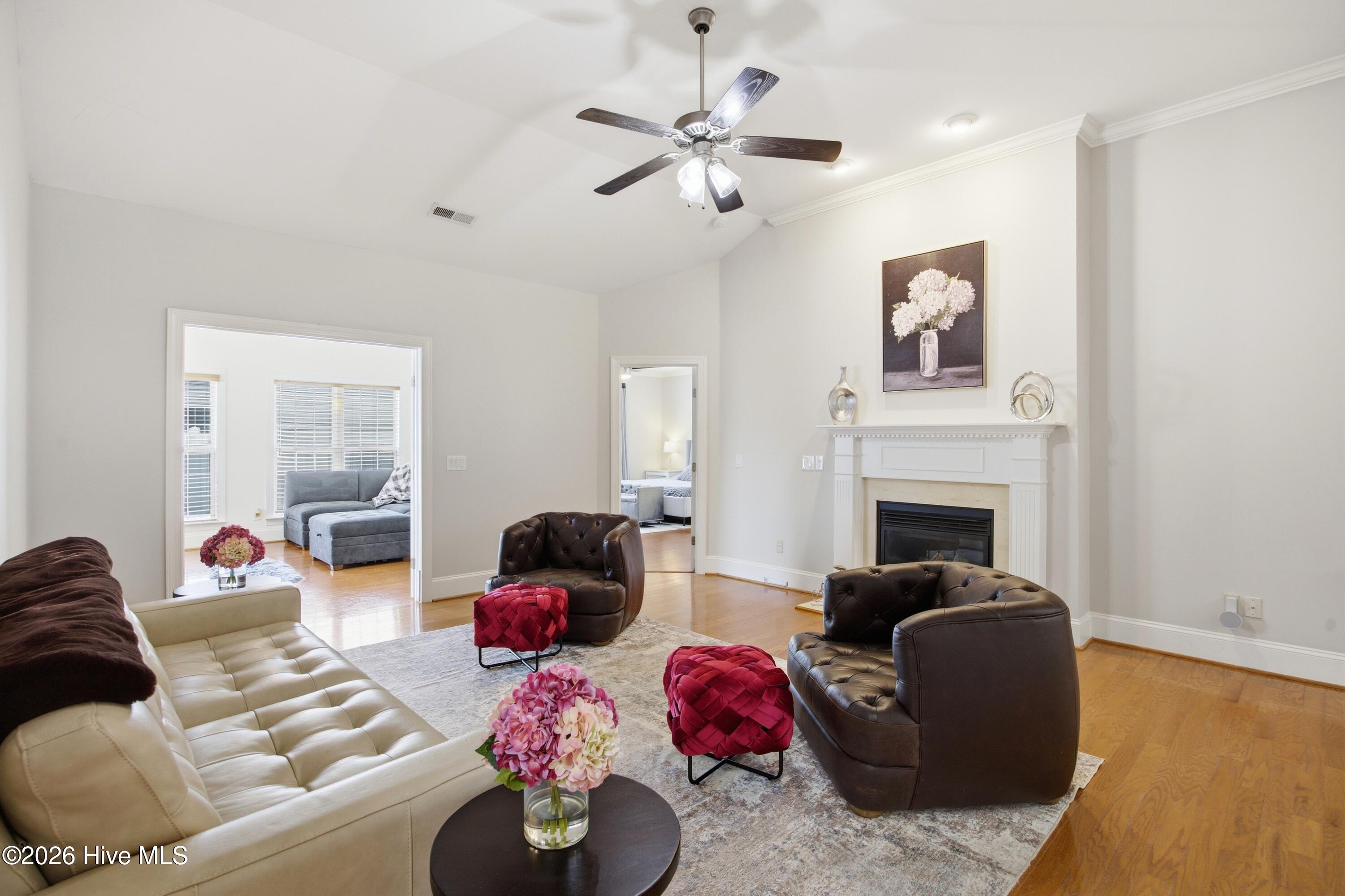 Welcome to this beautifully updated brick home featuring 4 bedrooms an – image 8