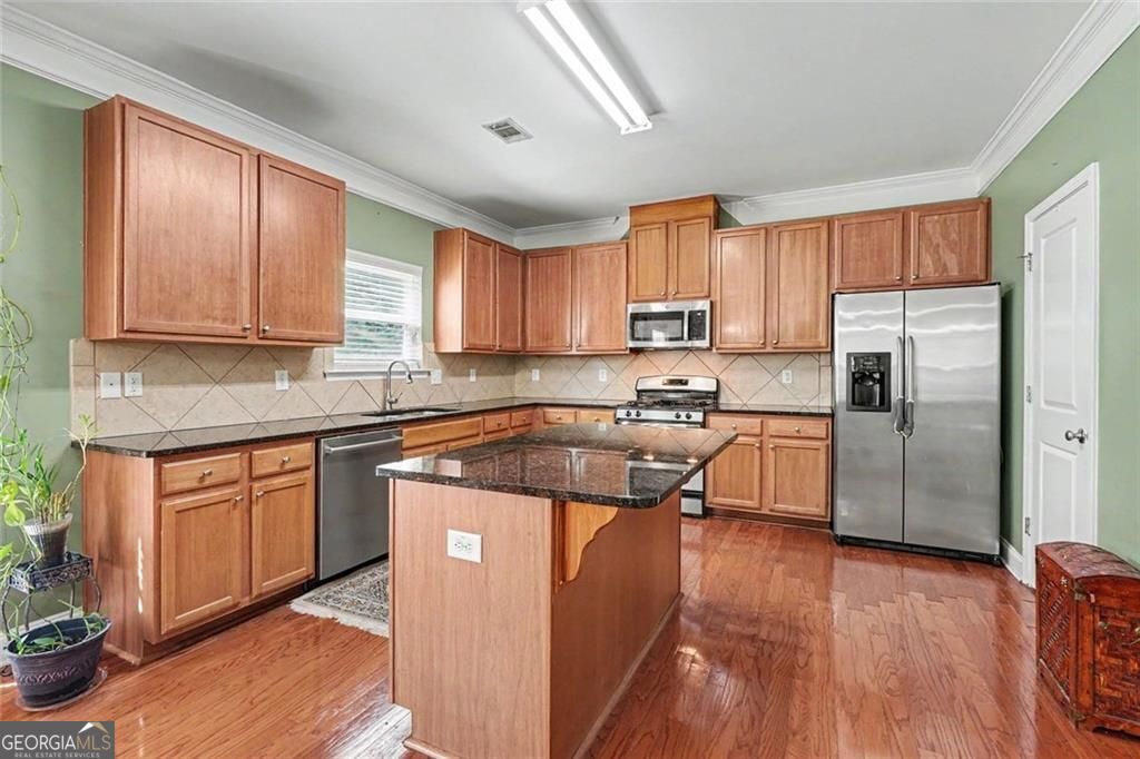 Exceptional homes arent defined by extravagant features alone. Theyre – image 15