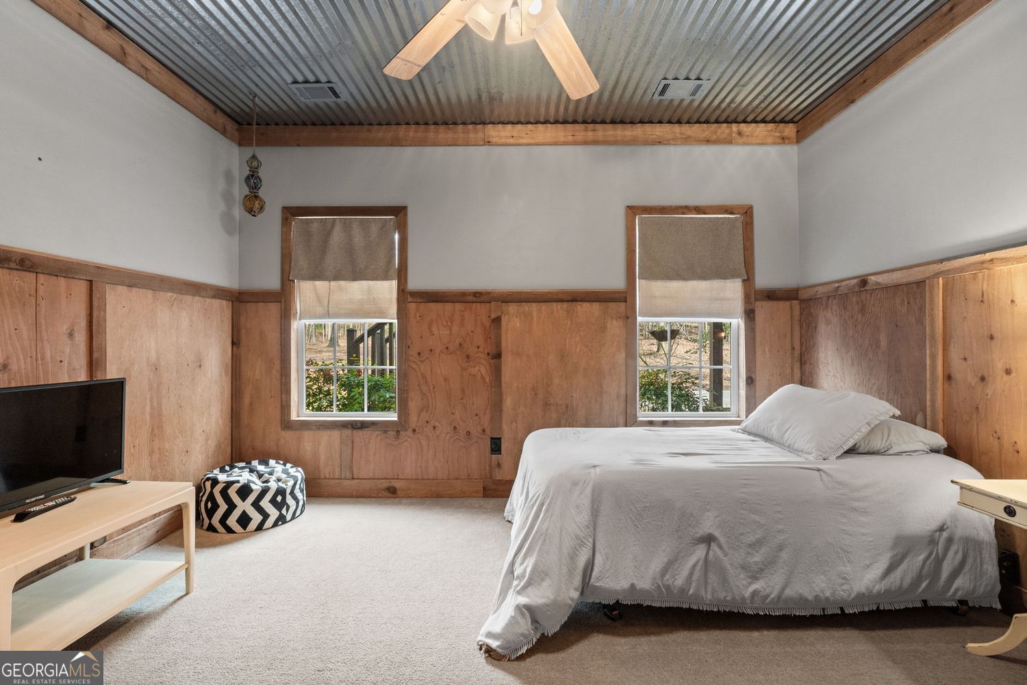 No HOA or restrictions! Full basement w/in-law suite! All Brick! Come – image 42