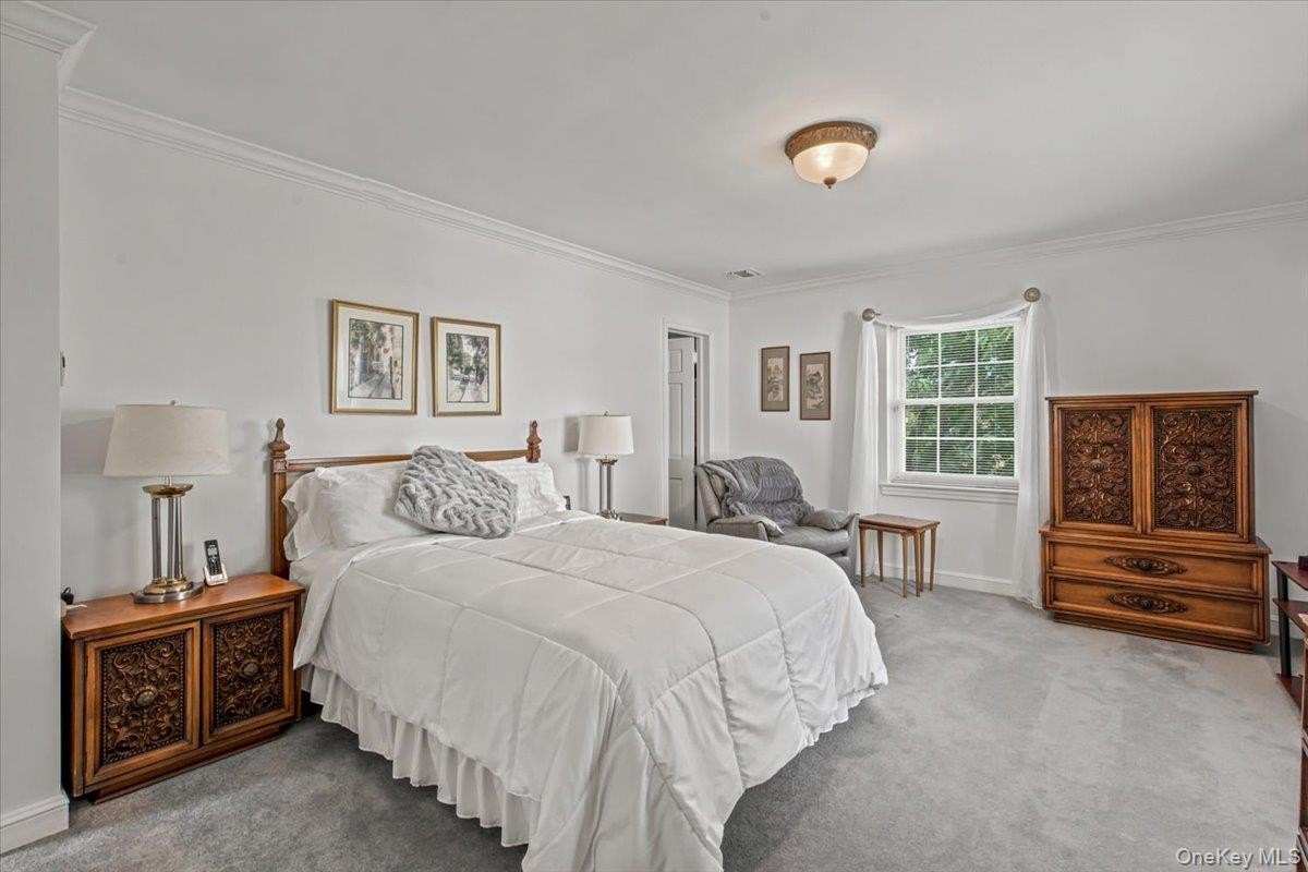 24 24 Overlook Road, Great Neck, New York, 11020, USA, 3 Bedrooms Bedrooms, ,3 BathroomsBathrooms,Residential,For Sale,24 Overlook Road,1018683