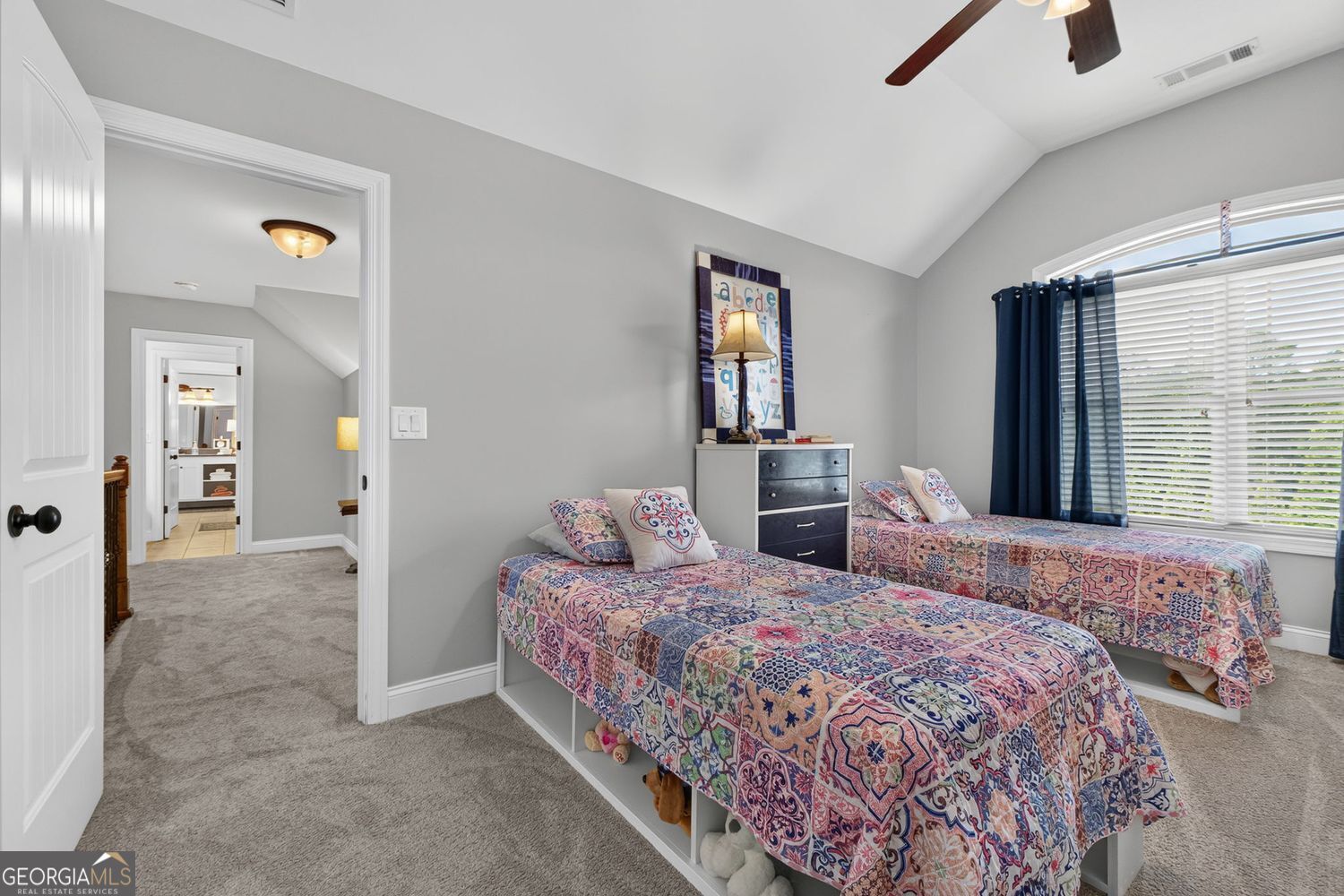 Incredible custom home with tons of bells and whistles in sought after – image 51
