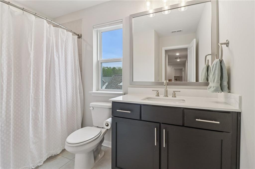 Welcome to luxury living in the heart of West Forsyth, where designer – image 51