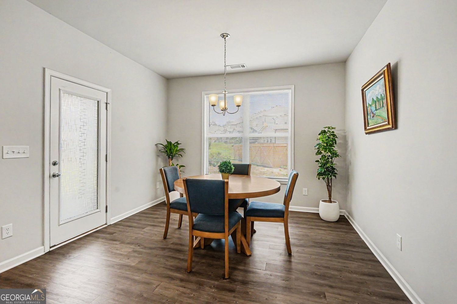 This 2,807 SF, 4-bedroom, 2.5-bath home is nestled in a vibrant commun – image 14