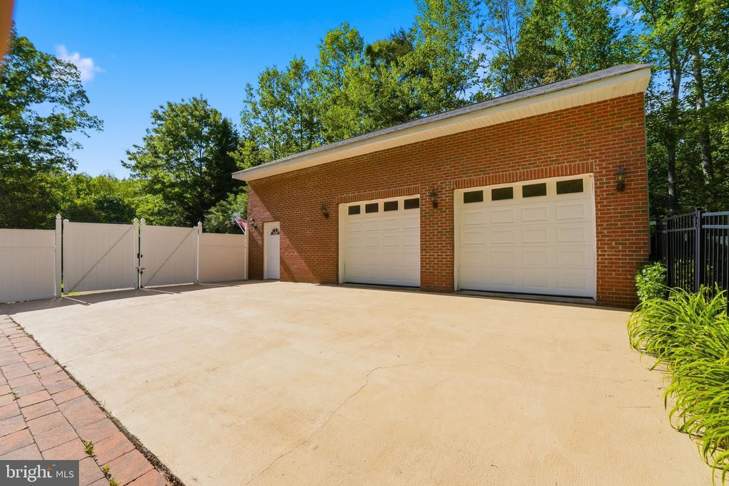4145 4145 Running Quail Trail, Amissville, Virginia, 20106, USA, 3 Bedrooms Bedrooms, ,4 BathroomsBathrooms,Residential,For Sale,4145 Running Quail Trail,a0101371-3b9d-4316-80f8-affb95
