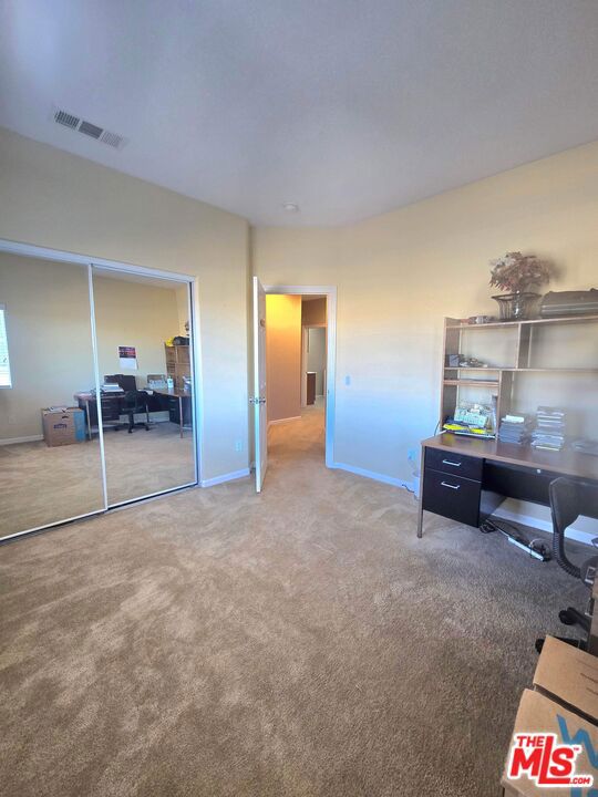 Stunning 5-bedroom, 4-bathroom, 2-story single-family home in the high – image 31