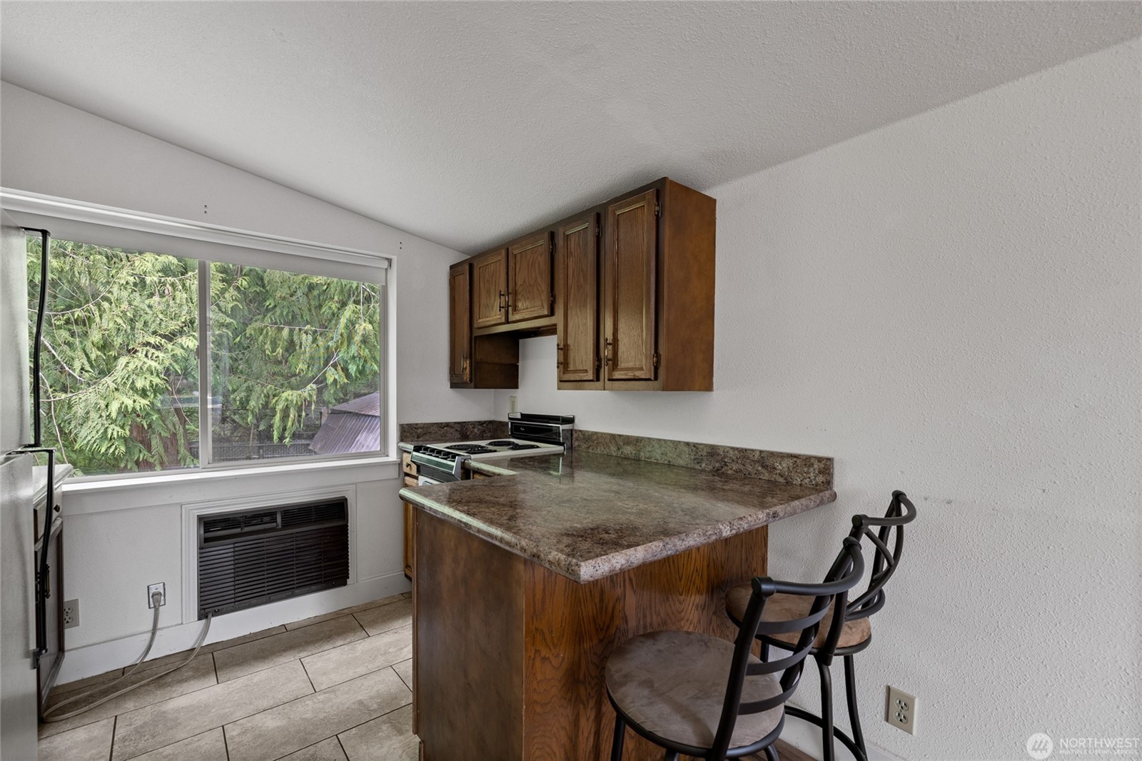 Rare opportunity to enjoy space, flexibility, and income potential on – image 33