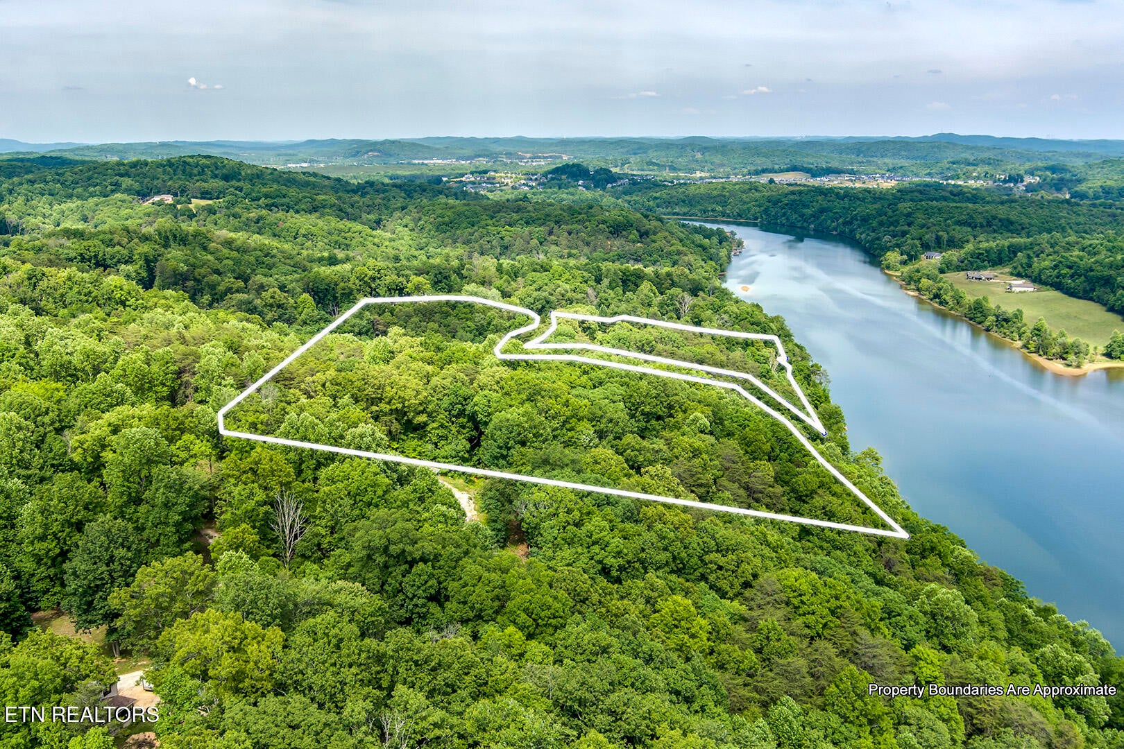880 880 Skyline Drive, Harriman, Tennessee, 37748, USA, 3 Bedrooms Bedrooms, ,4 BathroomsBathrooms,Residential,For Sale,880 Skyline Drive,6c9e6ce5-d78a-4ae4-a55c-fa9f55