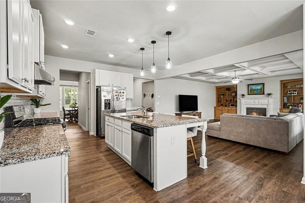 This 2,807 SF, 4-bedroom, 2.5-bath home is nestled in a vibrant commun – image 12
