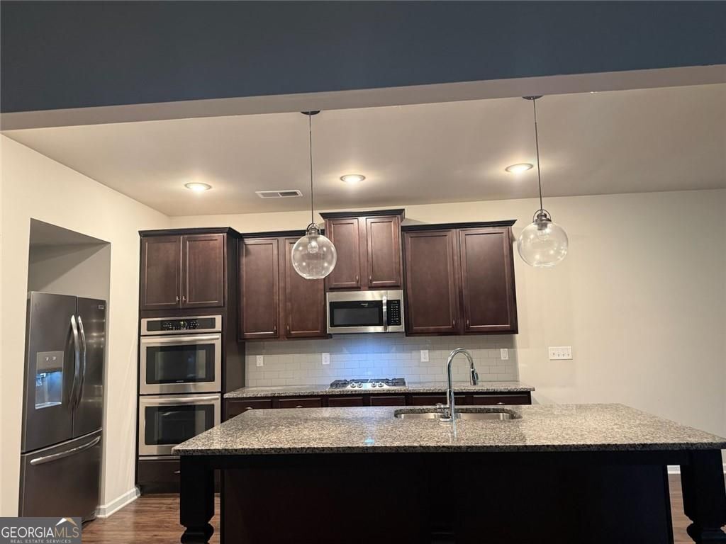MOTIVATED SELLER/Excuse the packing up activity/Updated pictures comin – image 10