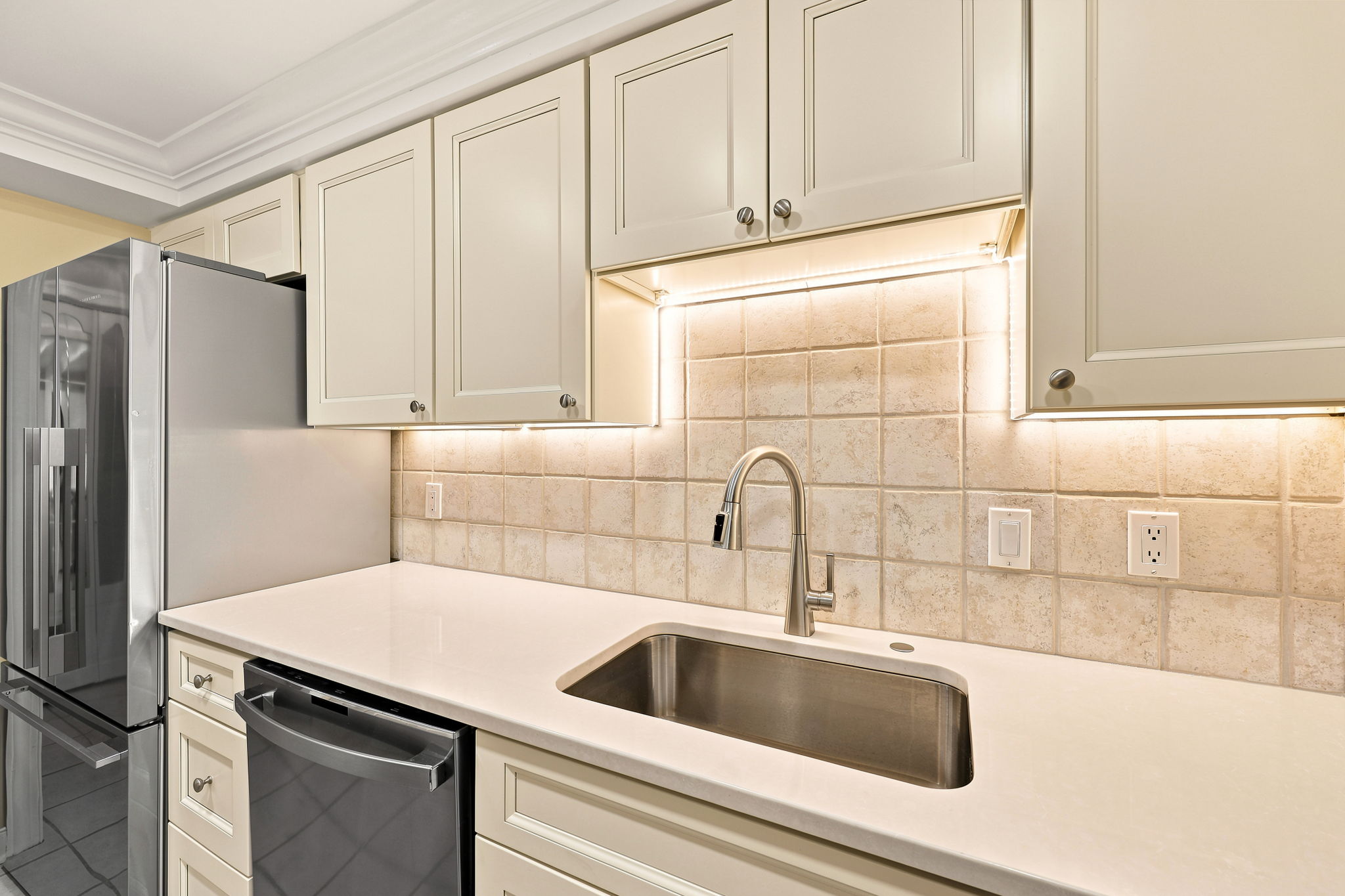 4004 4004 Atlantic Ave Unit 309, Virginia Beach, Virginia, 23451, USA, 2 Bedrooms Bedrooms, ,2 BathroomsBathrooms,Residential,For Sale,4004 Atlantic Ave Unit 309,10633444