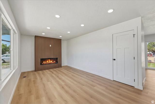 This home is move-in ready! Extra kitchen for extra income. New roof! – image 6