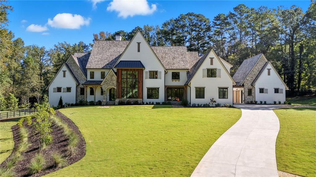 Beautiful Custom Home on gorgeous estate lot in exclusive Milton. This – image 1