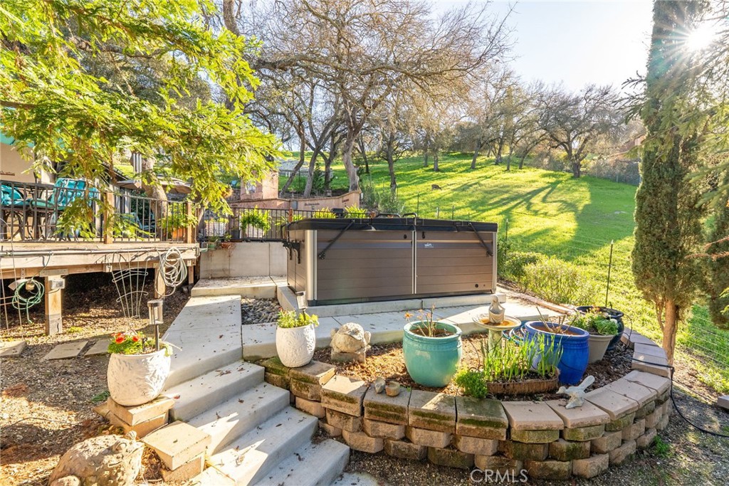 Located on the desirable West Side of Paso Robles, this custom-built 2 – image 33