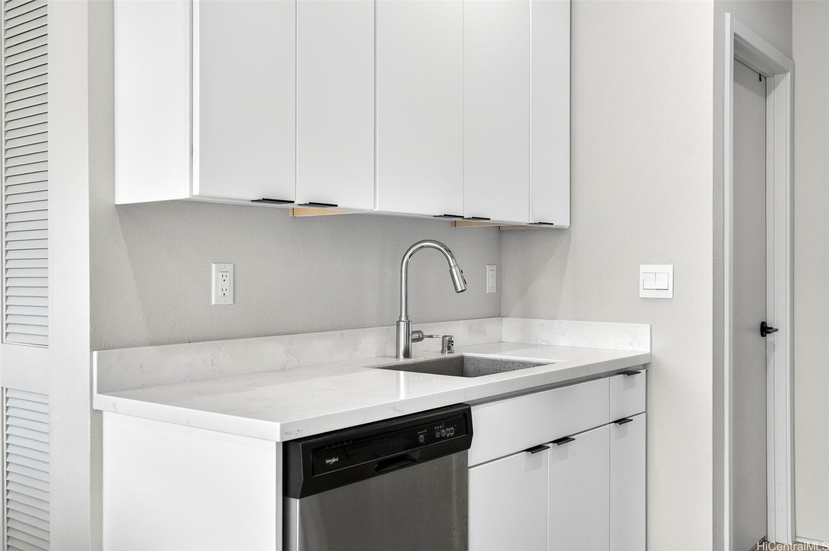 An INCREDIBLE VALUE and RARE opportunity to live, work, and play in Ho – image 9