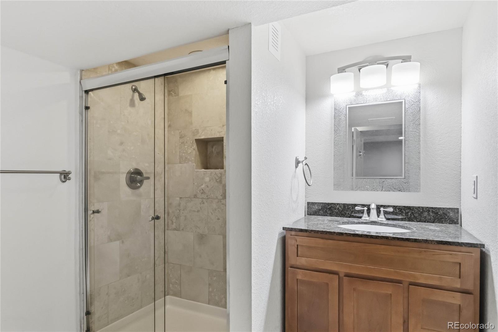 Lot 11 Blk 7 Bel-Vue Hts West 1st Flg – image 30