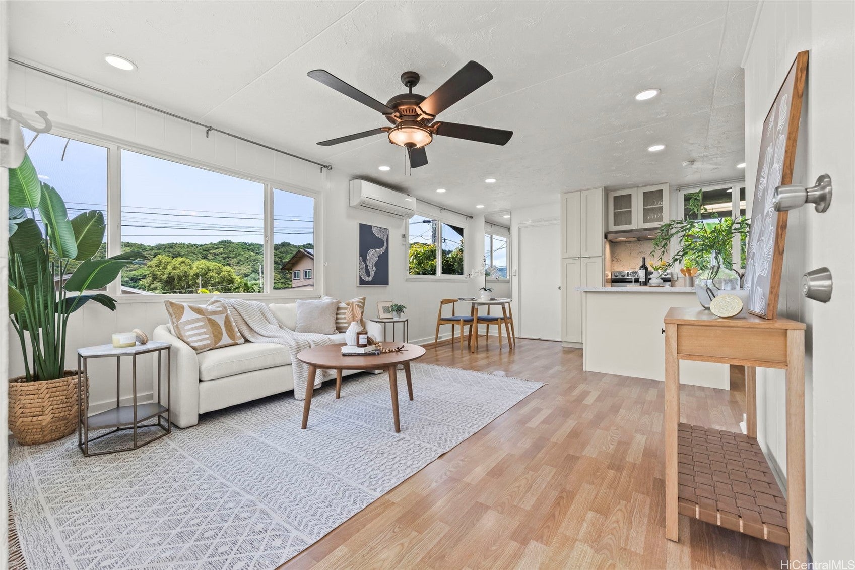 Welcome to this updated 3 bedroom, 2 bath single family home in the lu – image 3