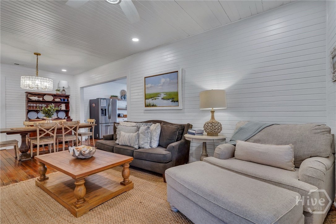 Charming raised, restored cottage in the heart of Tybee -a perfect ble – image 6