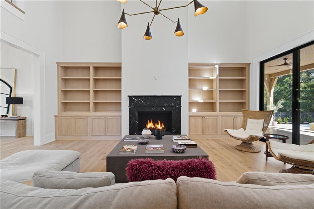 Beautiful Custom Home on gorgeous estate lot in exclusive Milton. This – image 13