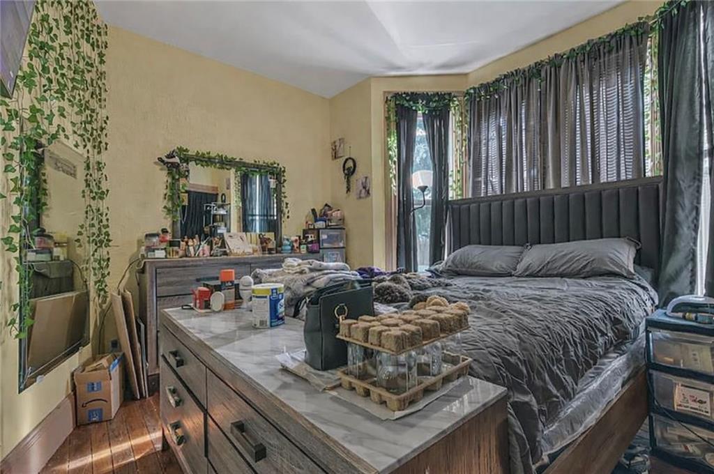 Fantastic opportunity to own a three-family home in Providences vibran – image 7