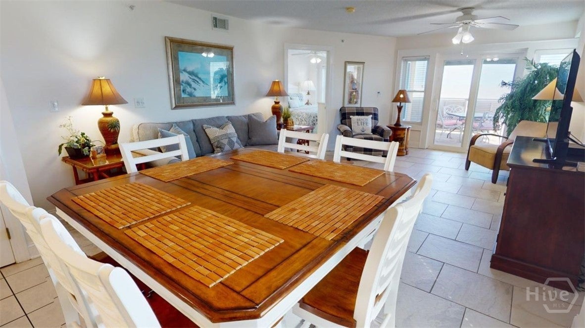 OCEAN FRONT condo - 3rd Floor - What an amazing view. Located on the t – image 5