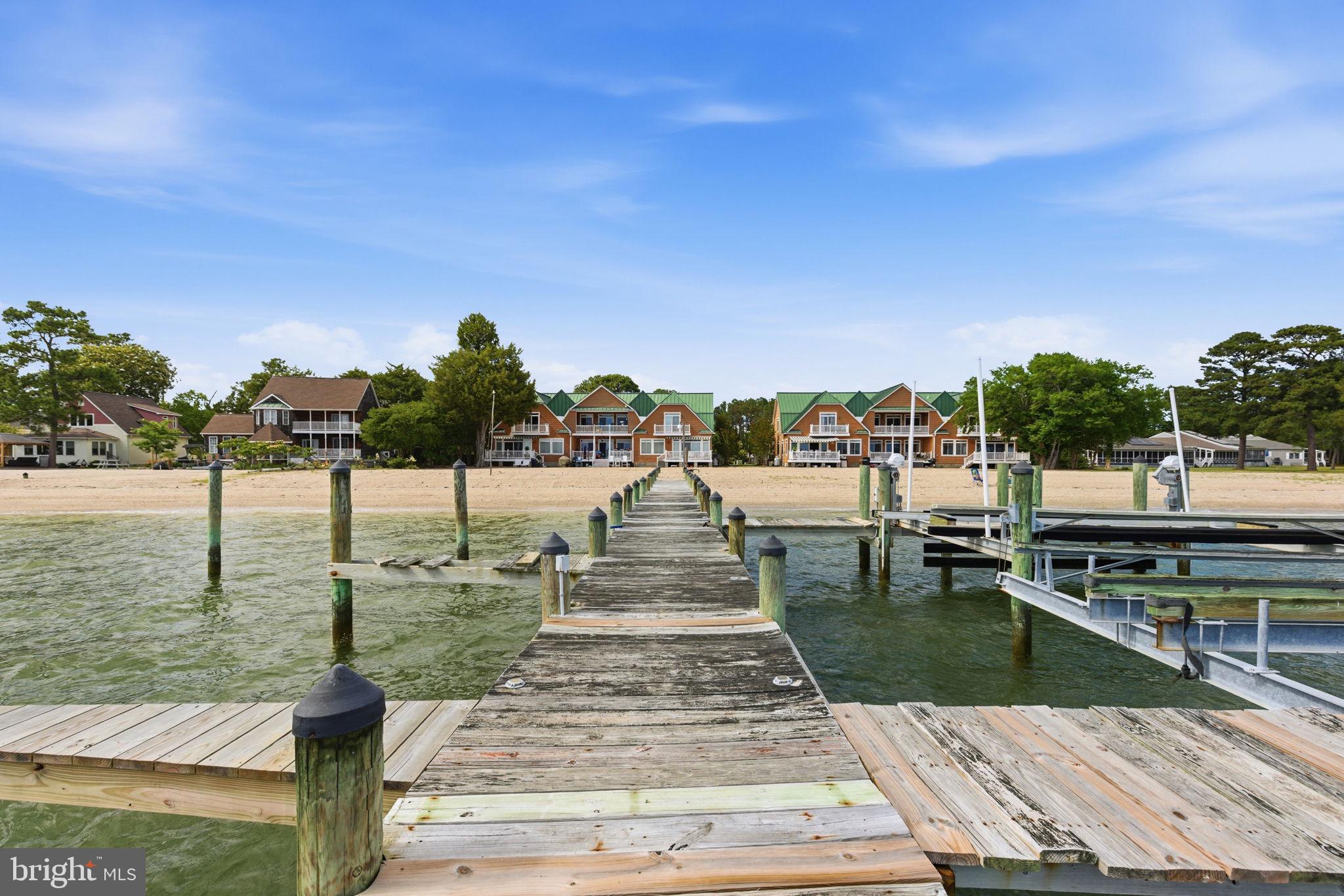 Enjoy effortless waterfront living in Southern Maryland from this prem – image 20