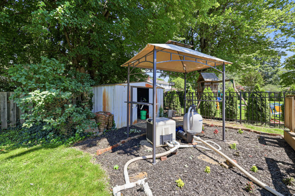 Welcome to this beautiful home that’s gleaming with pride and perfecti – image 65