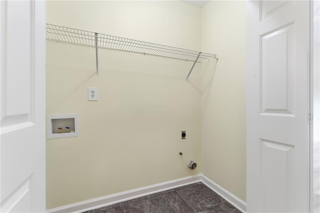 Welcome to this beautifully fully renovated home in desirable Alpharet – image 18