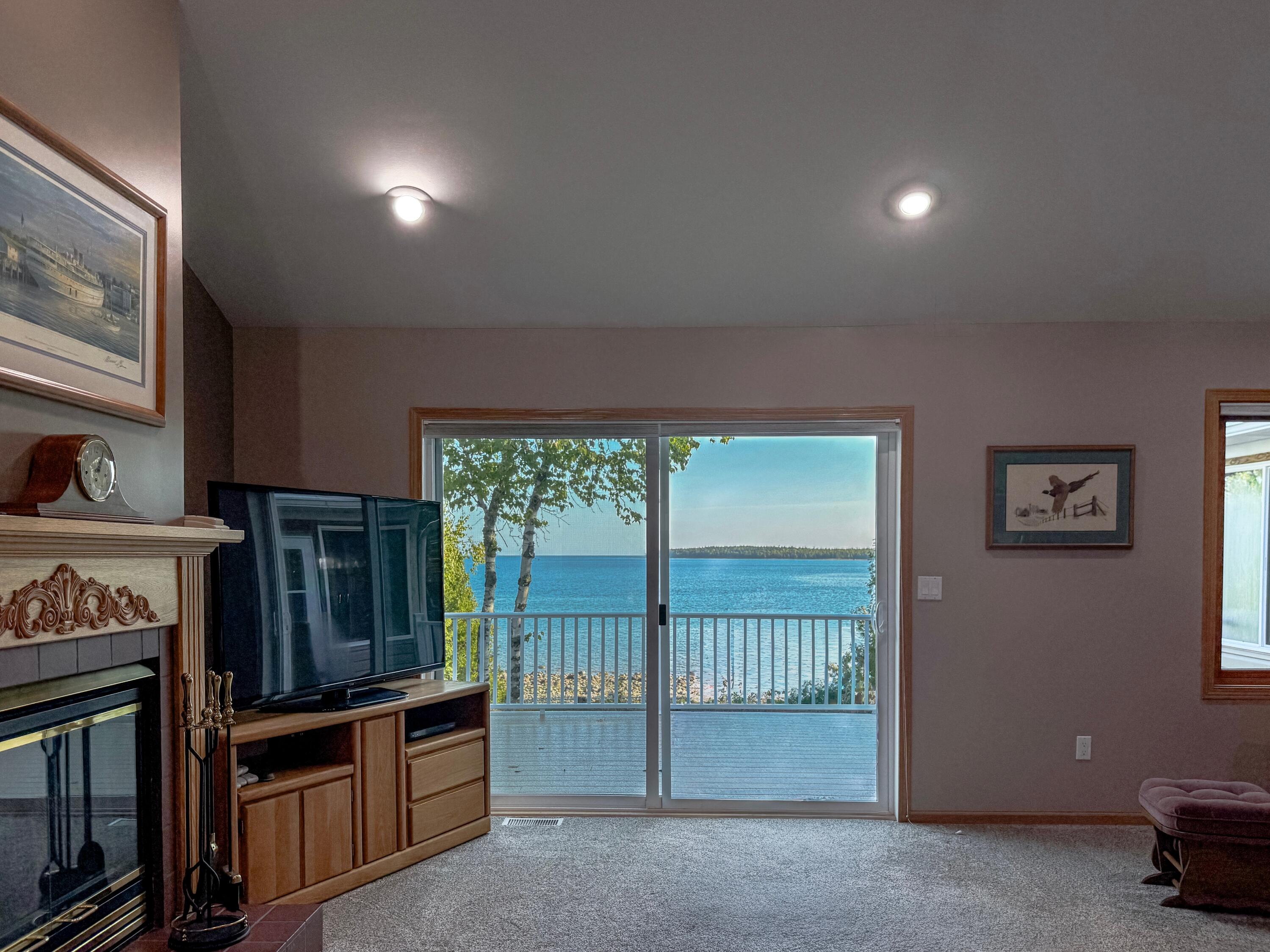 This one-owner ranch home on Lake Huron offers a perfect blend of comf – image 4