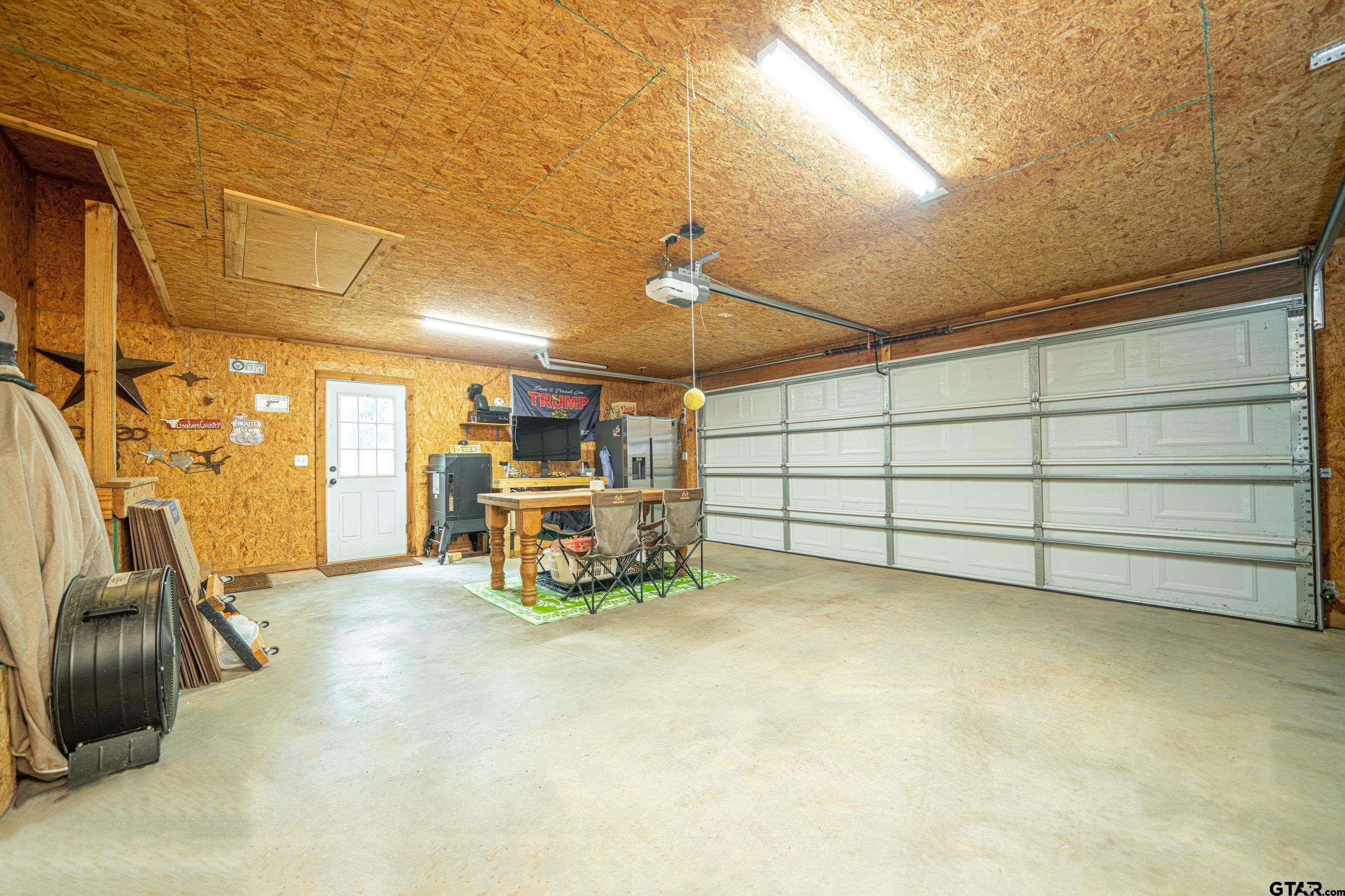 Located in the sought-after Tall Tree subdivision just across the stre – image 25