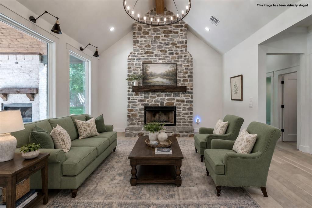 Amid the wooded charm of Arcadia, 12925 Broken Arrow offers a perfect – image 9