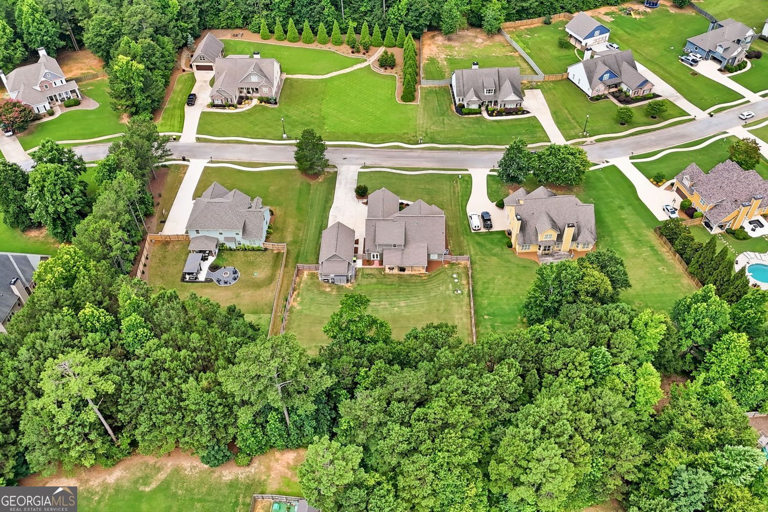 Incredible custom home with tons of bells and whistles in sought after – image 5