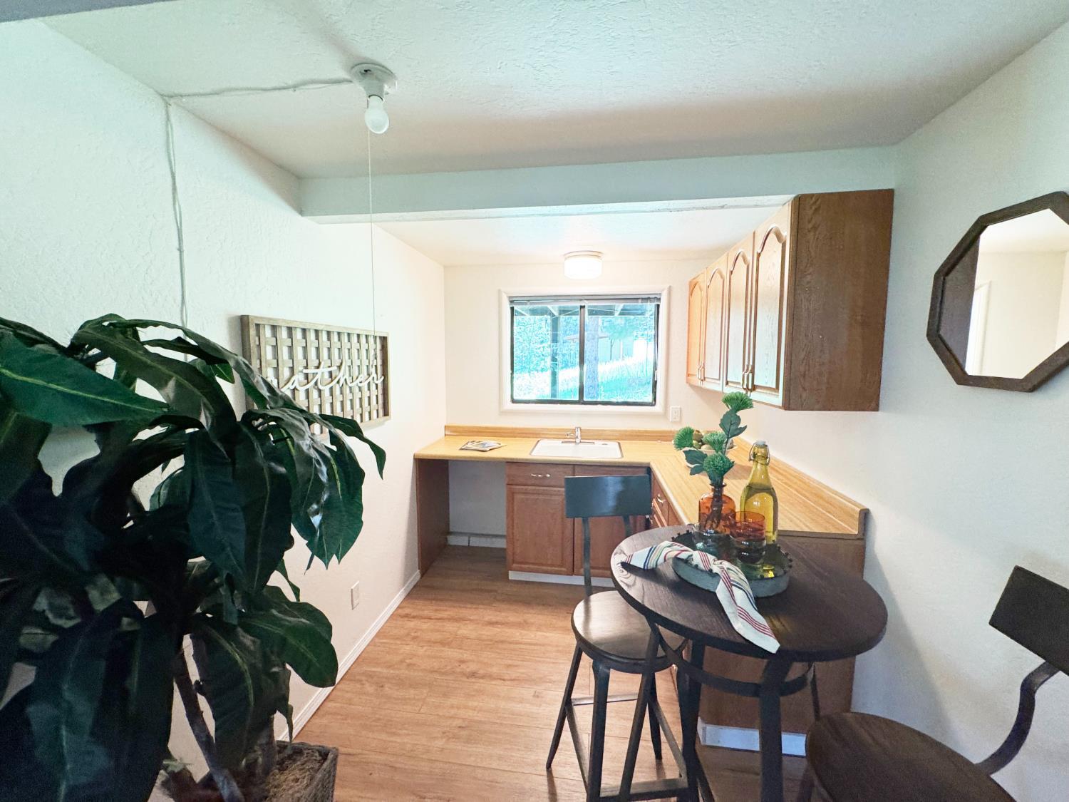 Come enjoy the privacy of this tucked-away home, perfectly positioned – image 11