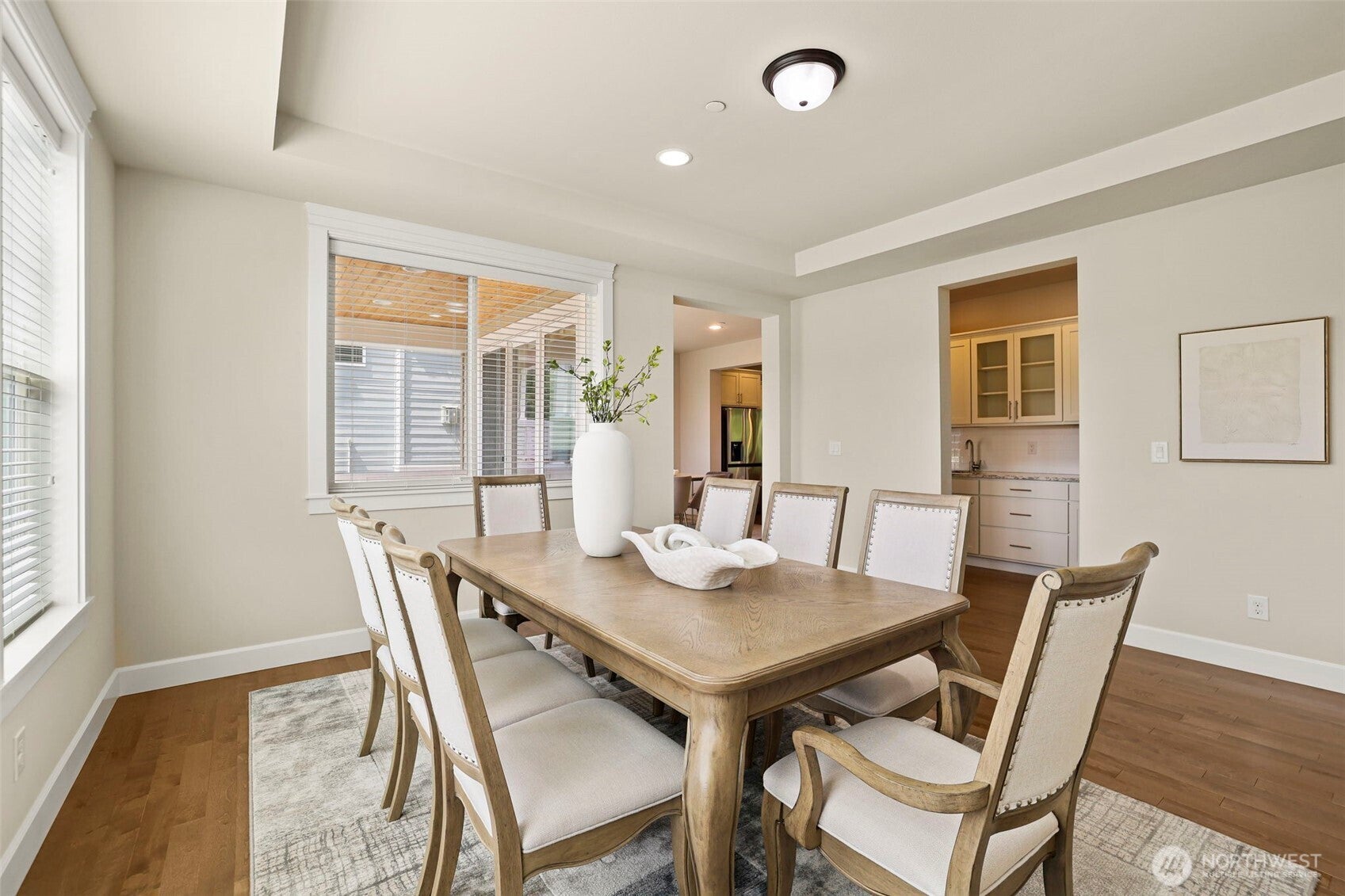 Welcome to this beautifully designed Sagebrook Lane home in Bothell Ca – image 15