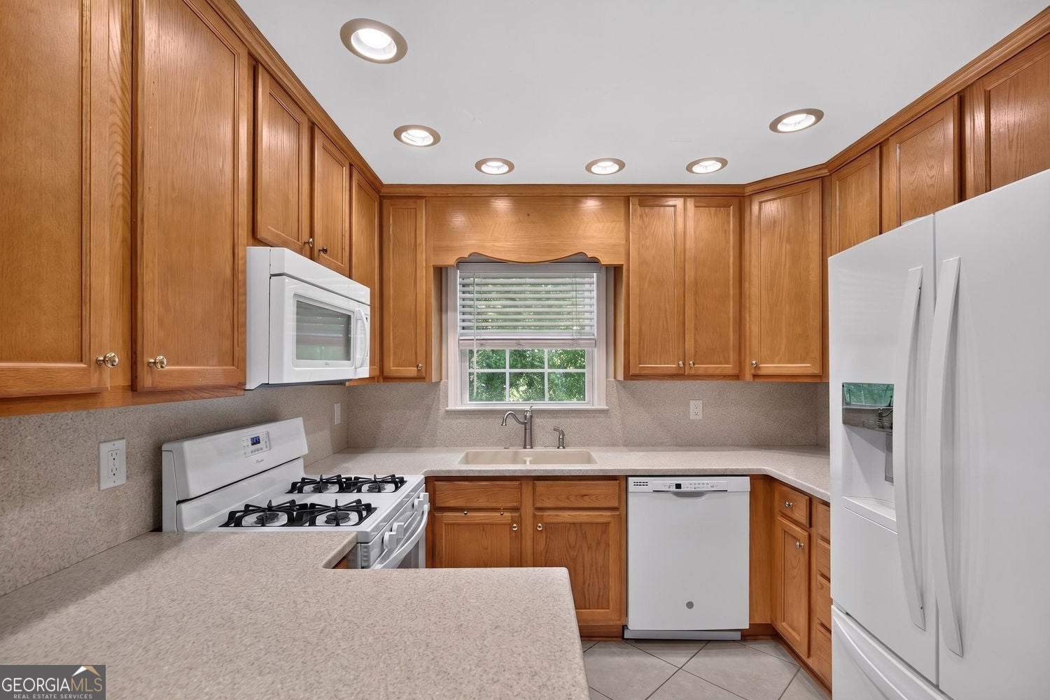 Welcome to your own private retreat in Palmetto, Georgia! Situated on – image 11