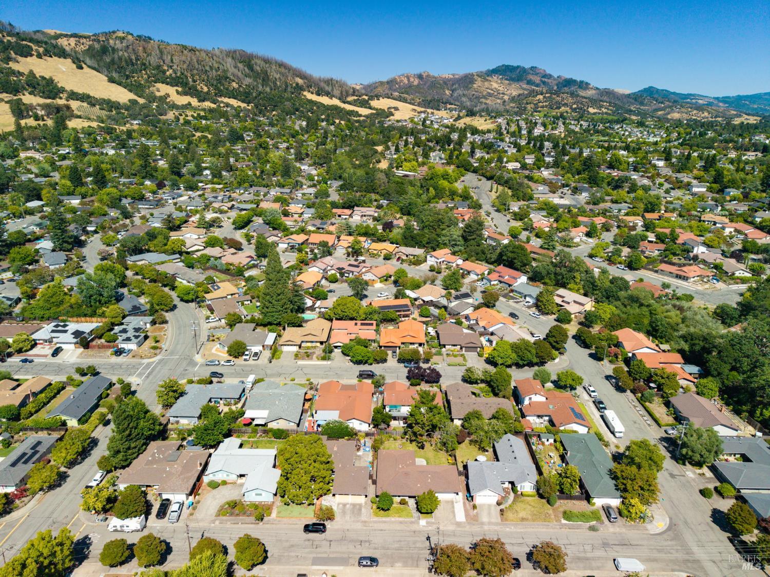 Welcome to 274 Beech Avenue, a beautifully maintained single-story hom – image 50