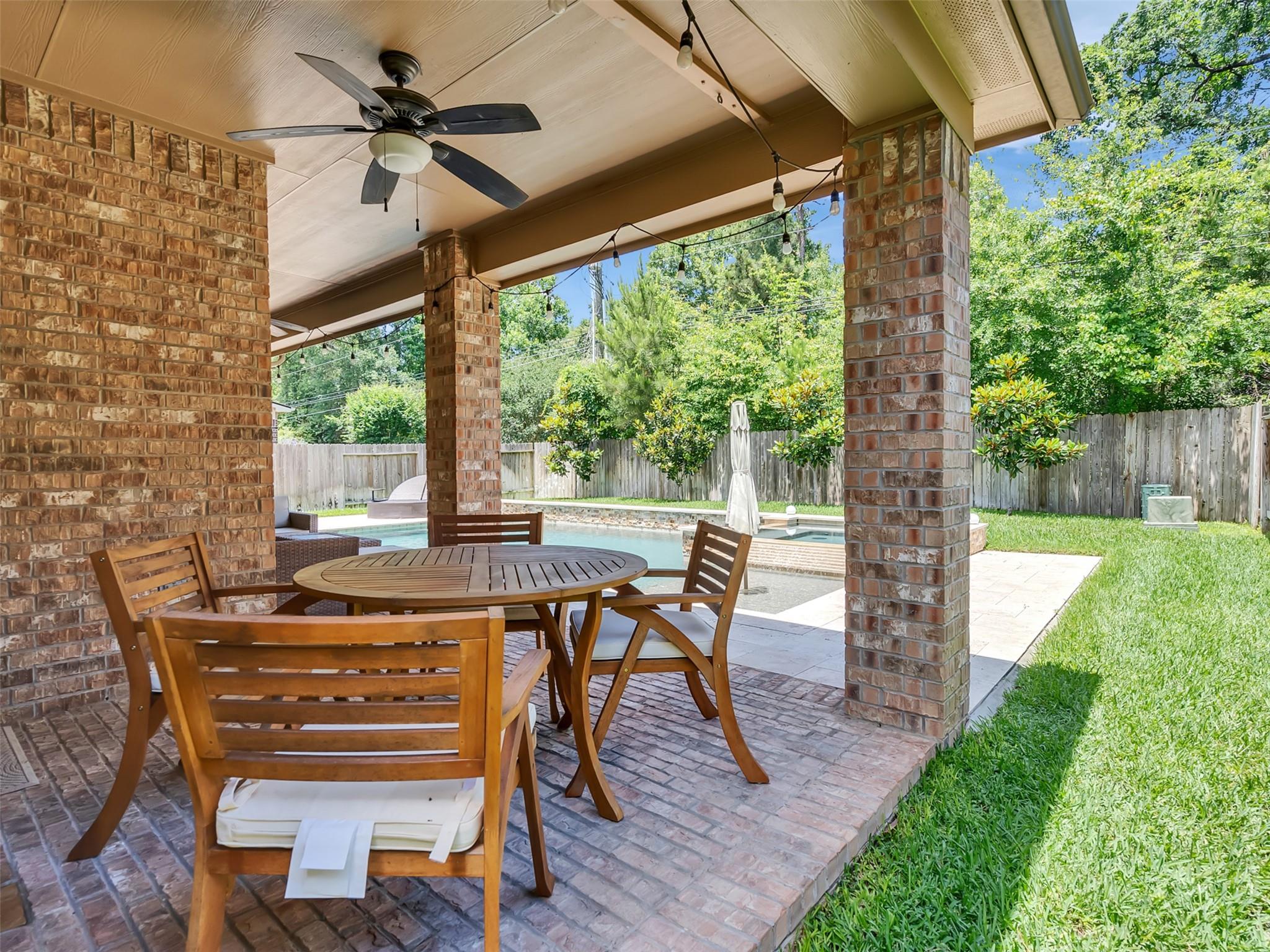 Nestled in a friendly community, this 4-bed, 3.5-bath home offers a pe – image 33