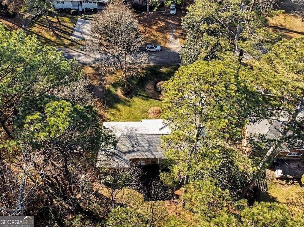 Classic four bedroom ranch in the Lakeside High School district. Step – image 40