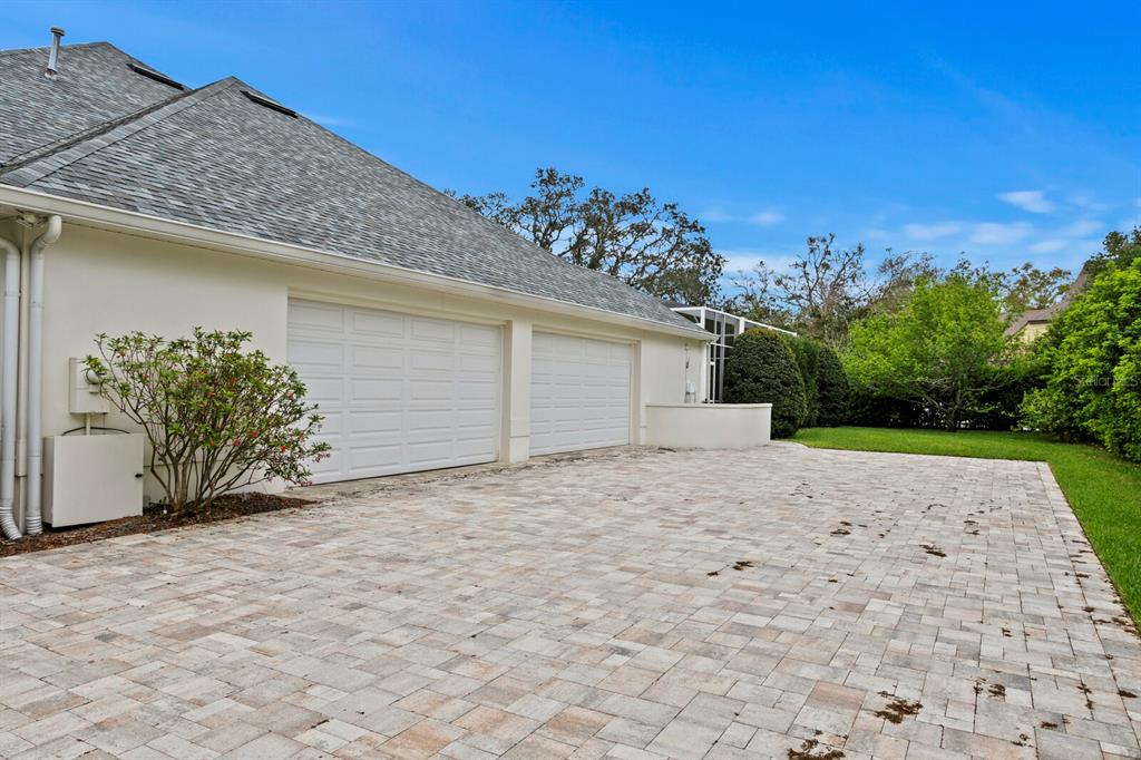 This spectacular custom executive home is situated in Avila, Tampa Bay – image 43