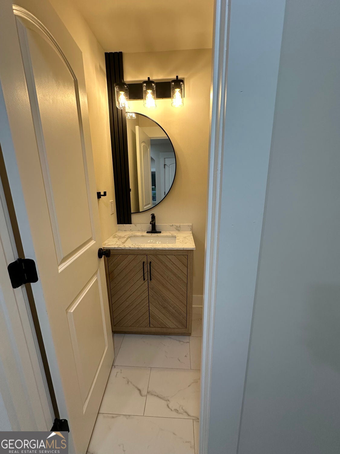 Welcome Home! A fully renovated home where modern upgrades meet though – image 12