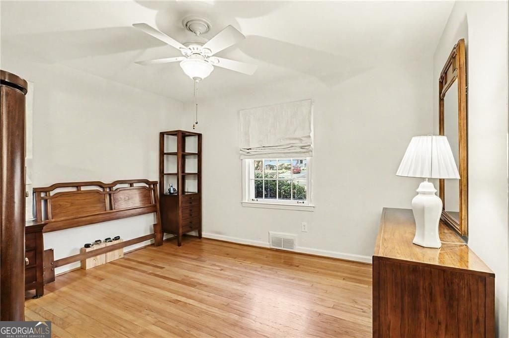 Classic four bedroom ranch in the Lakeside High School district. Step – image 29