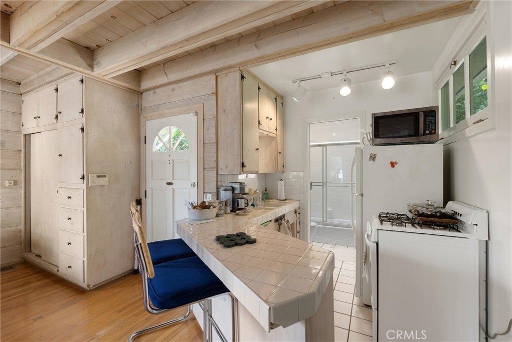 2127 2127 Kress Street, Hollywood Hills, California, 90046, USA, 4 Bedrooms Bedrooms, ,1 BathroomBathrooms,Residential,For Sale,2127 Kress Street,WS26032674