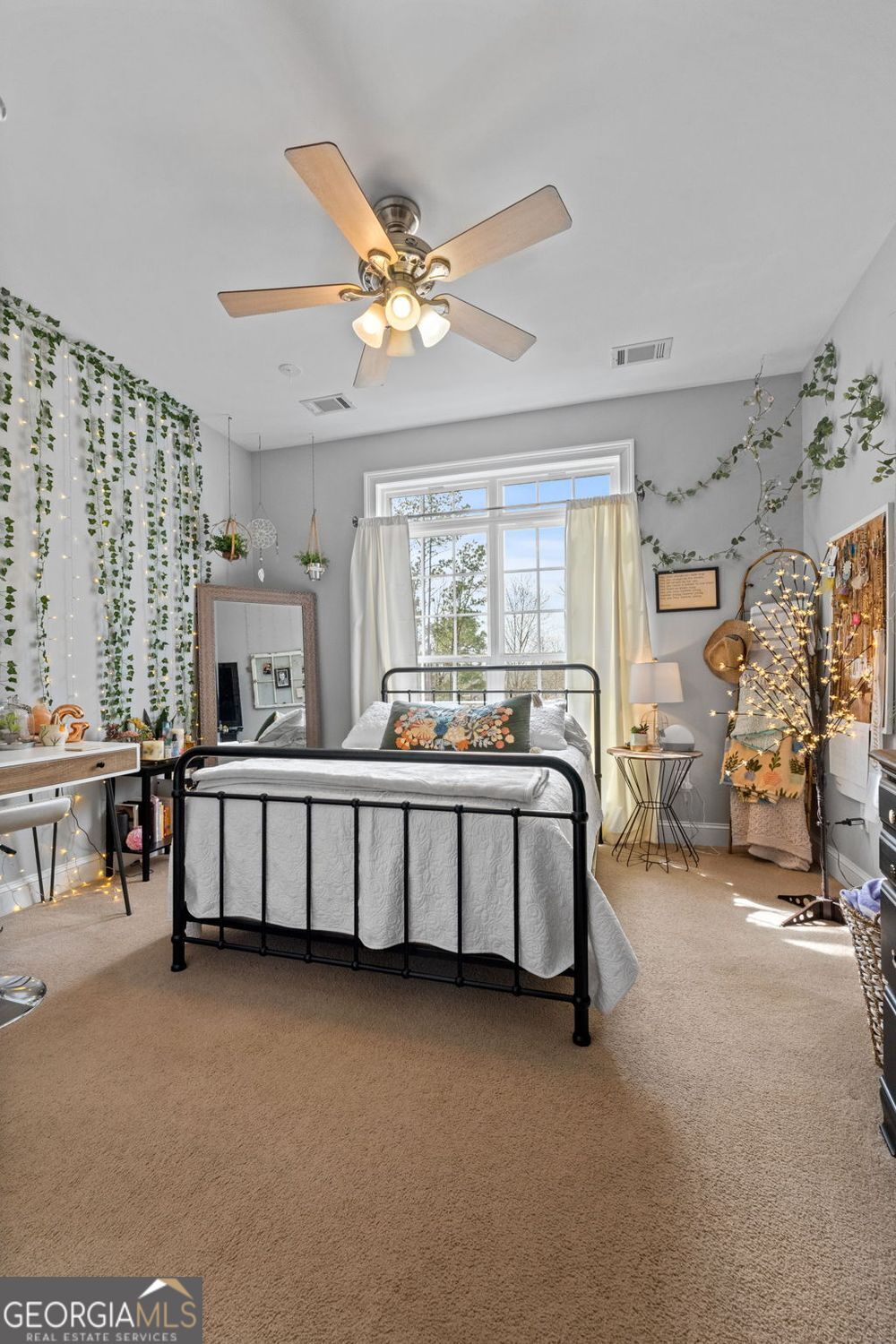 No HOA or restrictions! Full basement w/in-law suite! All Brick! Come – image 26