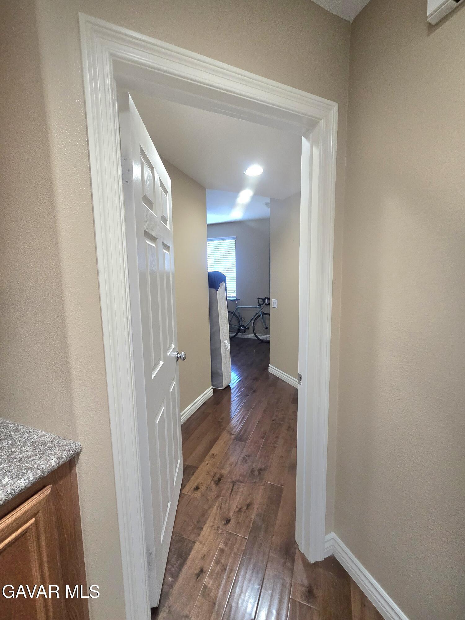 Stunning 5-bedroom, 4-bathroom, 2-story single-family home in the high – image 17