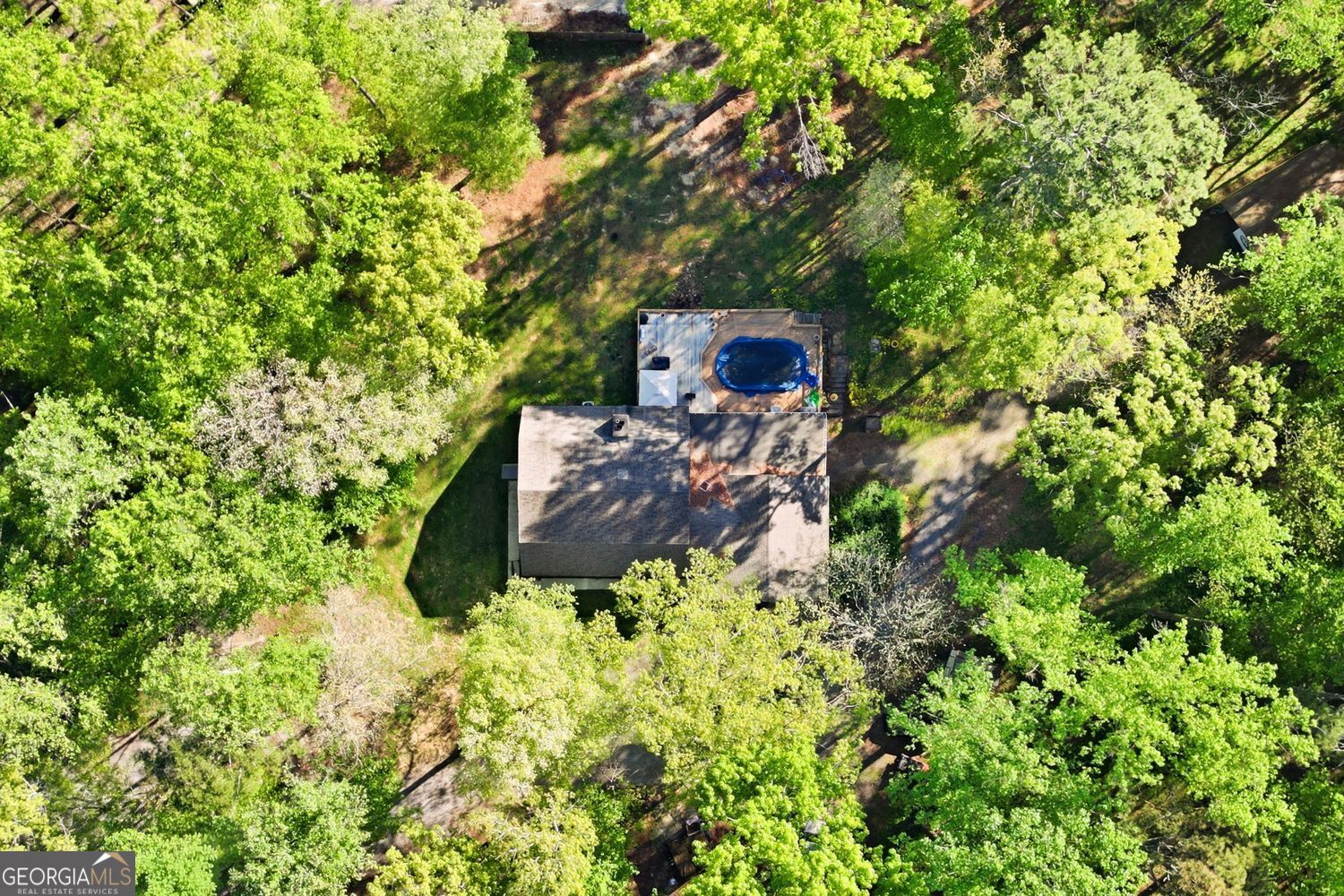 Escape to the perfect blend of privacy, functionality, and North Georg – image 1